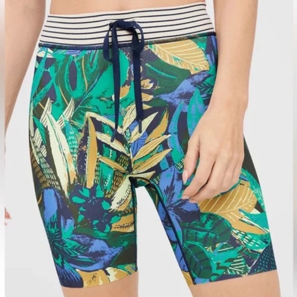 NWOT Aerie Offline Tropical Print Women bike Shorts L